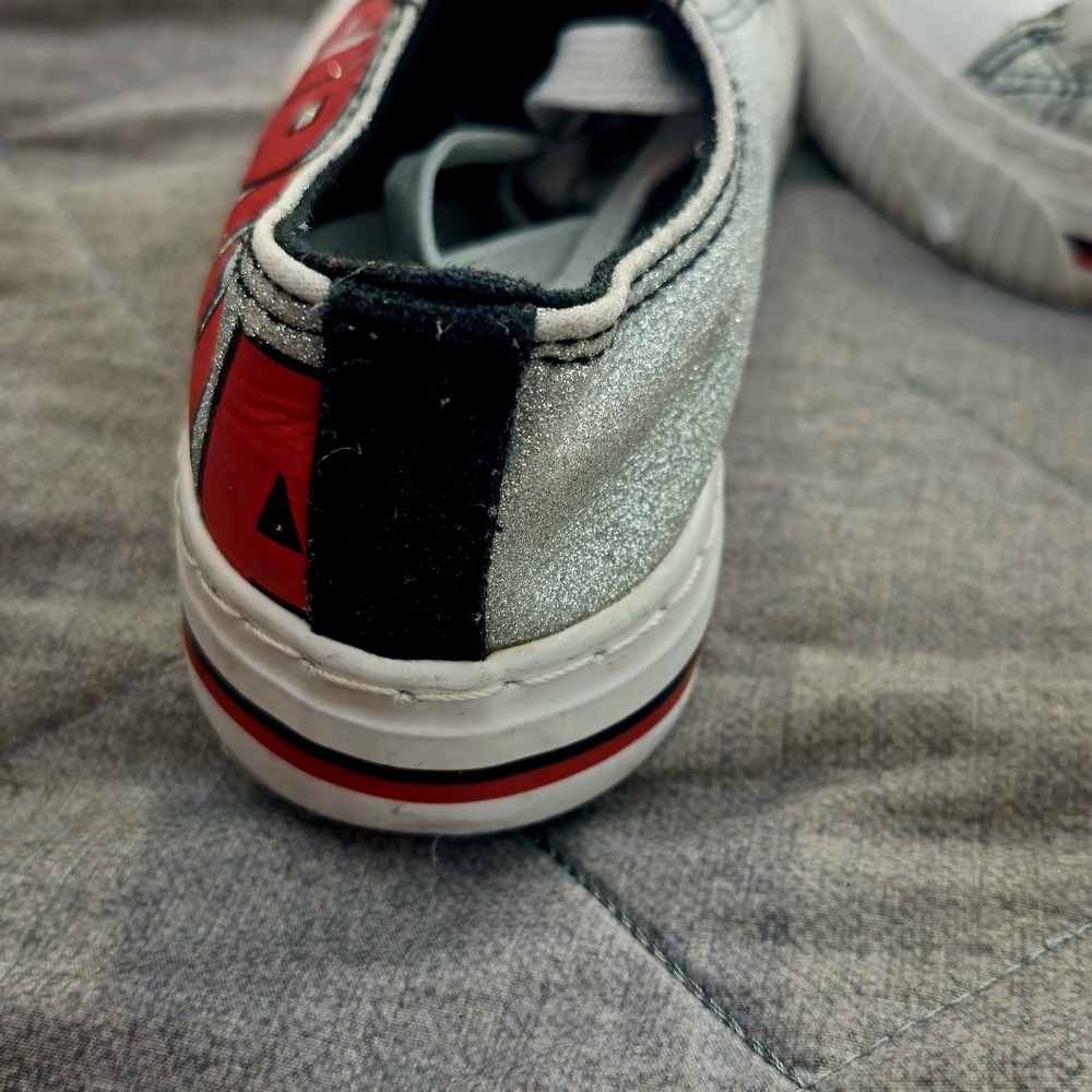 UGA Red and Black Graphic Sneakers Size 6. image 3